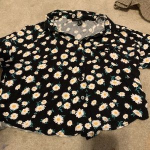 Size small girls junior shirt from forever 21